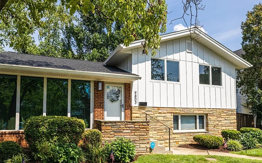 James Hardie Arctic White House